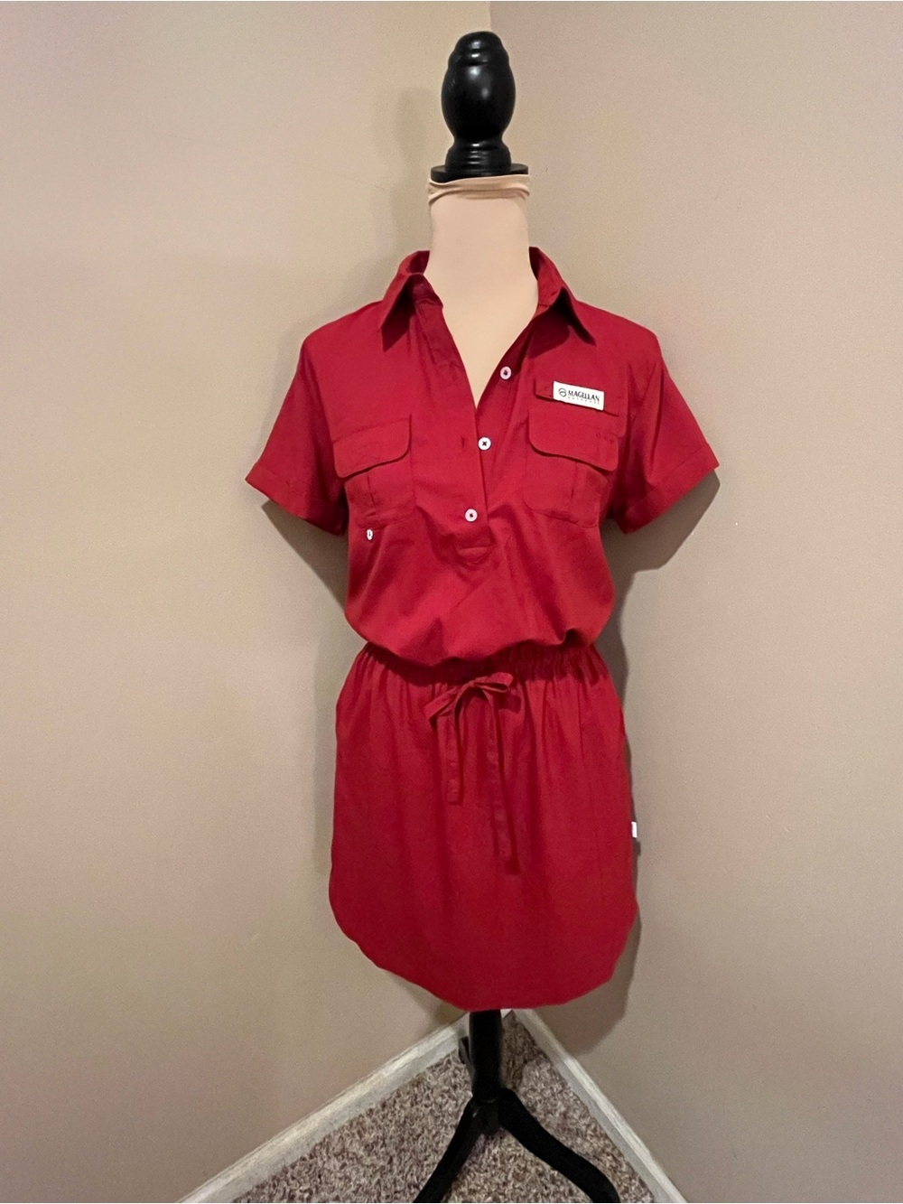 Magellan Red Fishing Dress, size small. UPF25 Moisture -wicking, ventalation
